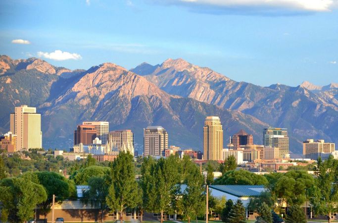 Pineview Property Management provides tenant screening, rent collection, and property maintenance in Salt Lake County, UT.